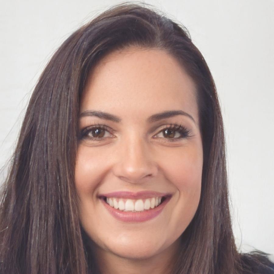 Retrato de Carmen Vásquez, analista financiera